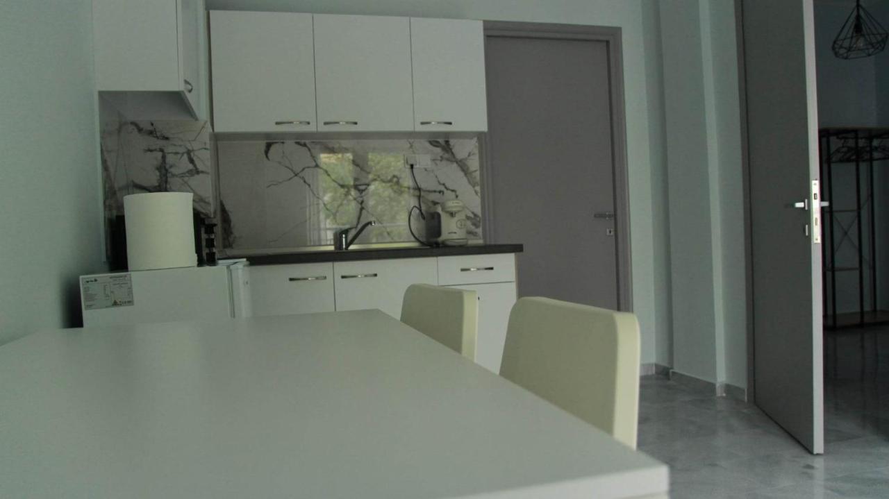 Central Stay Kavala Α Екстериор снимка